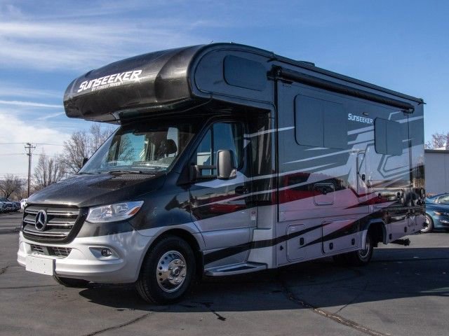 Used 2022 Mercedes-Benz Sprinter 3500 image 3