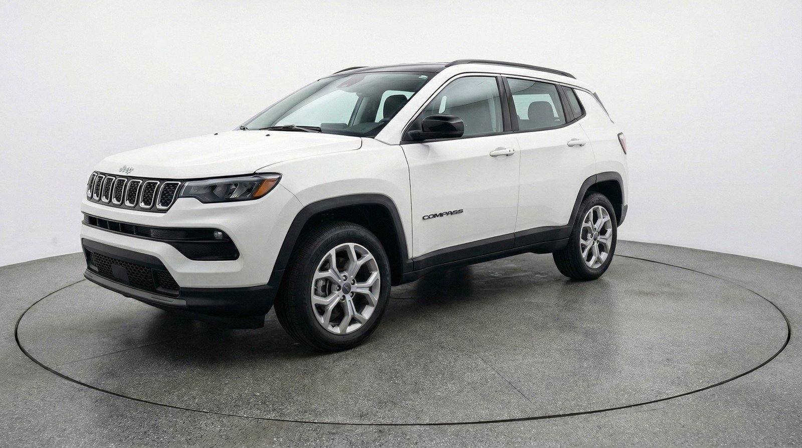 Used 2025 Jeep Compass Latitude AWD/4WD image 3