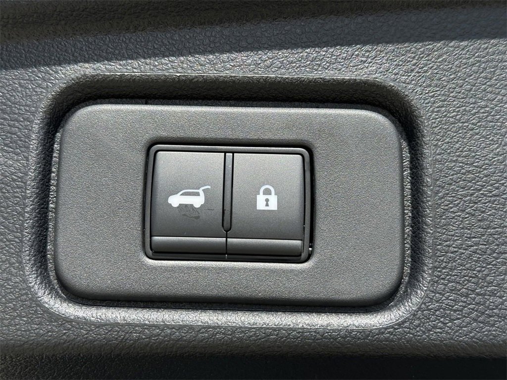 New 2025 Nissan Pathfinder Platinum w/ Cargo Package image 9