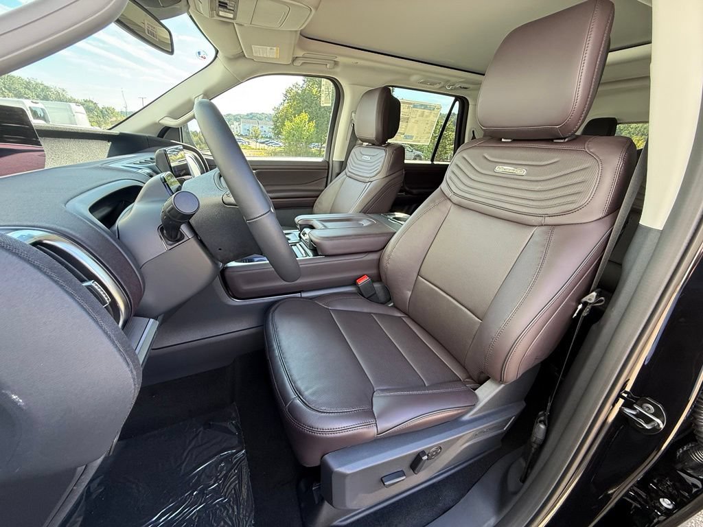 New 2027 Ford Expedition Platinum w/ Platinum Ultimate Package AWD/4WD image 17