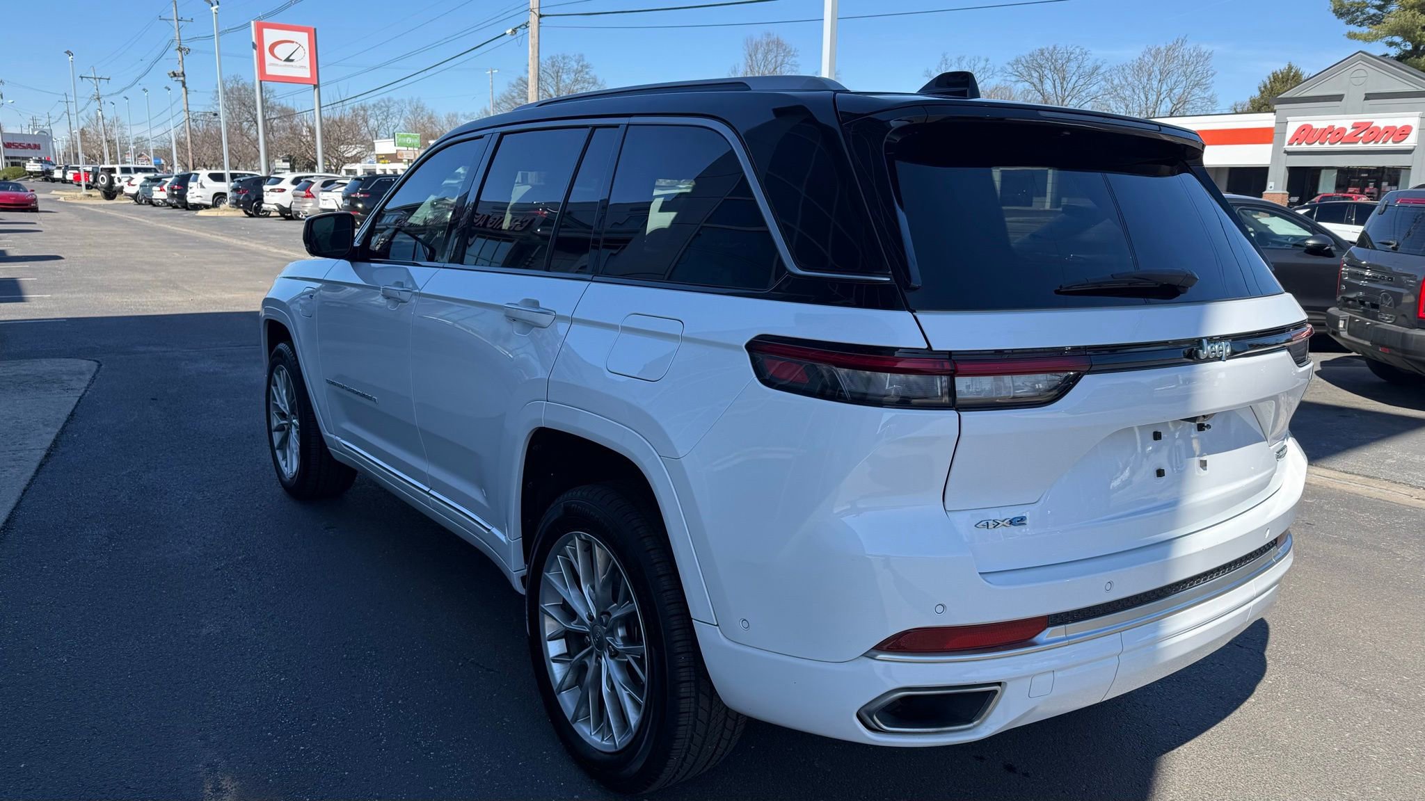 Used 2022 Jeep Grand Cherokee Summit image 4