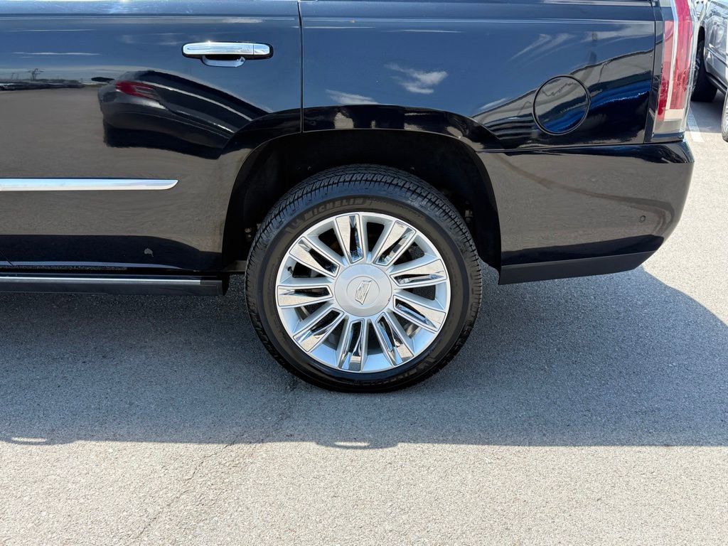 Used 2020 Cadillac Escalade Platinum AWD/4WD image 45
