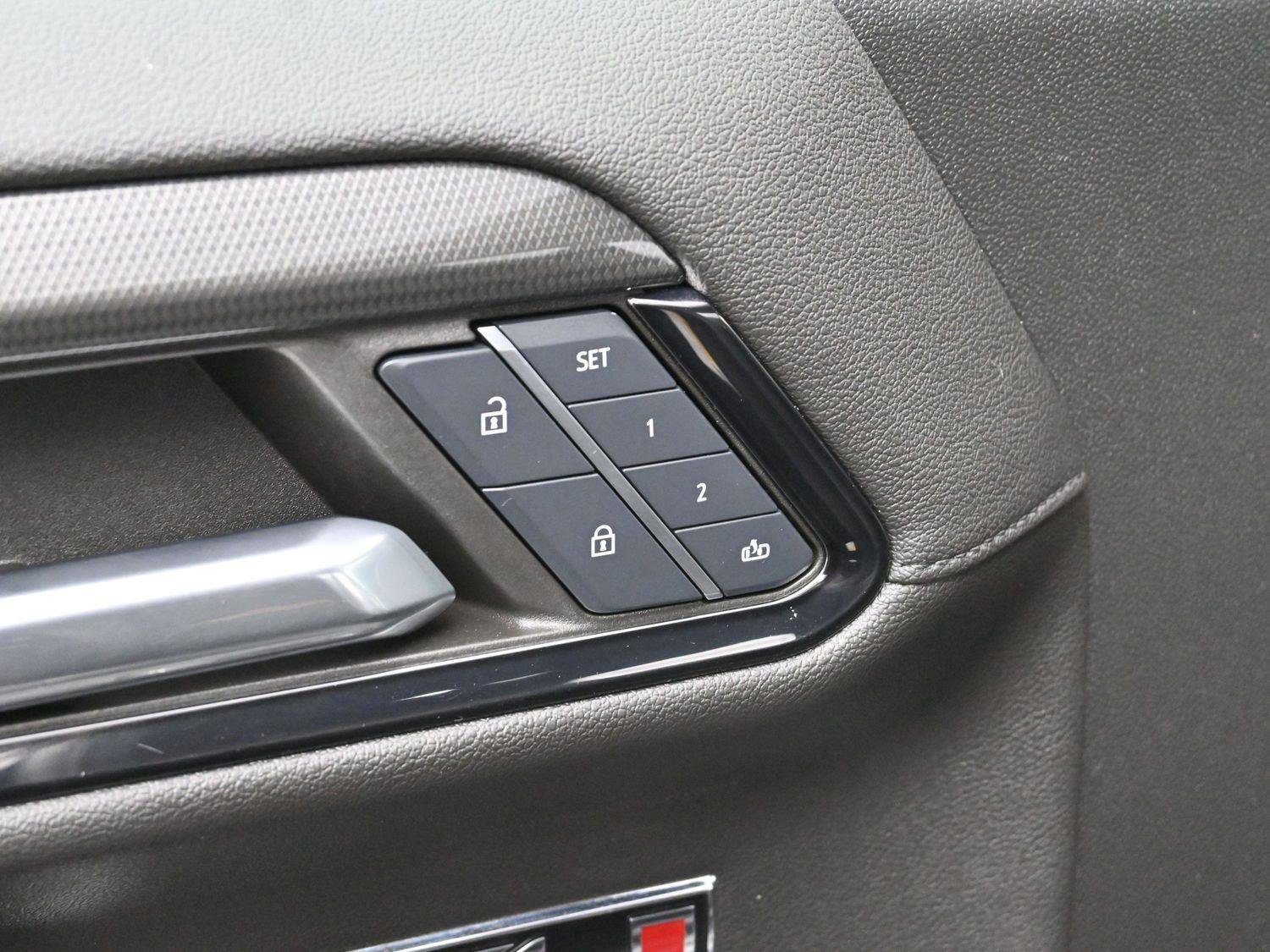 Used 2024 GMC Sierra 1500 AT4 w/ Technology Package image 10