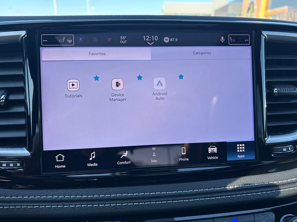 Certified 2025 Chrysler Pacifica Limited image 12