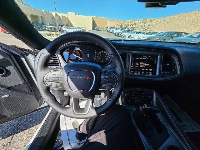 New 2023 Dodge Challenger SXT w/ Blacktop Package AWD/4WD image 9