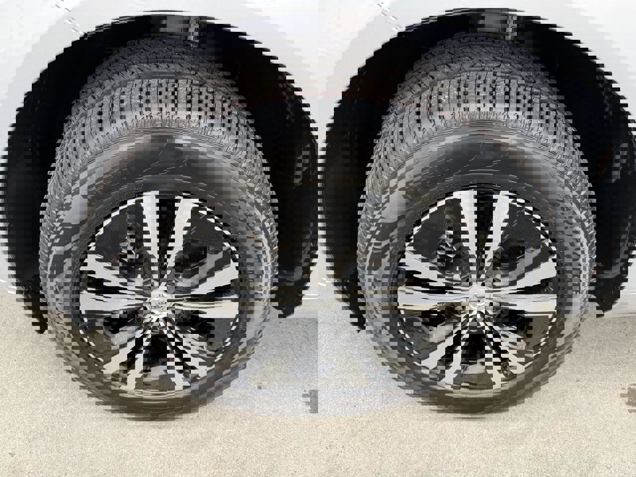 Used 2024 Volvo XC60 B5 Core image 59