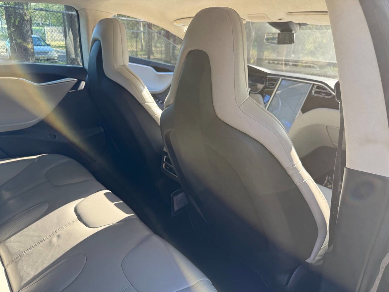 Used 2015 Tesla Model S 70D AWD/4WD image 18