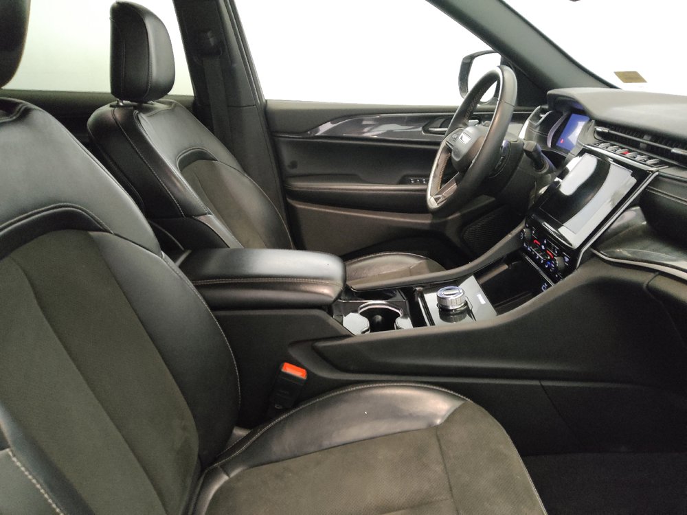 Used 2023 Jeep Grand Cherokee L Laredo AWD/4WD image 21