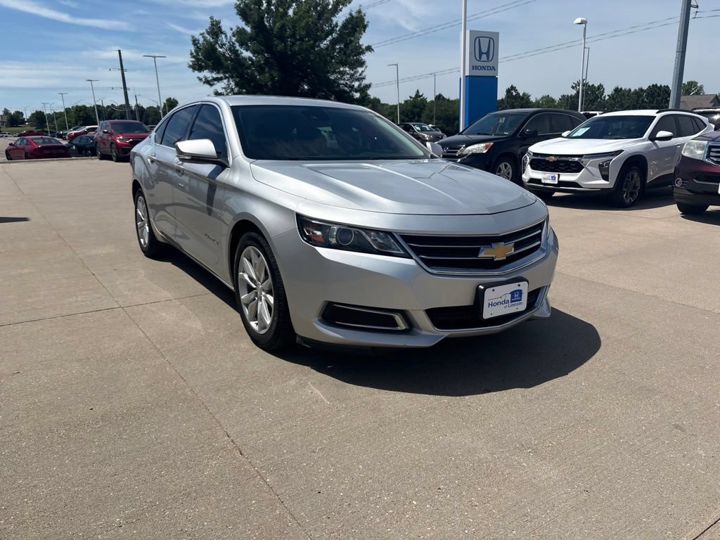 Used 2016 Chevrolet Impala LT w/ Convenience Package FWD image 3