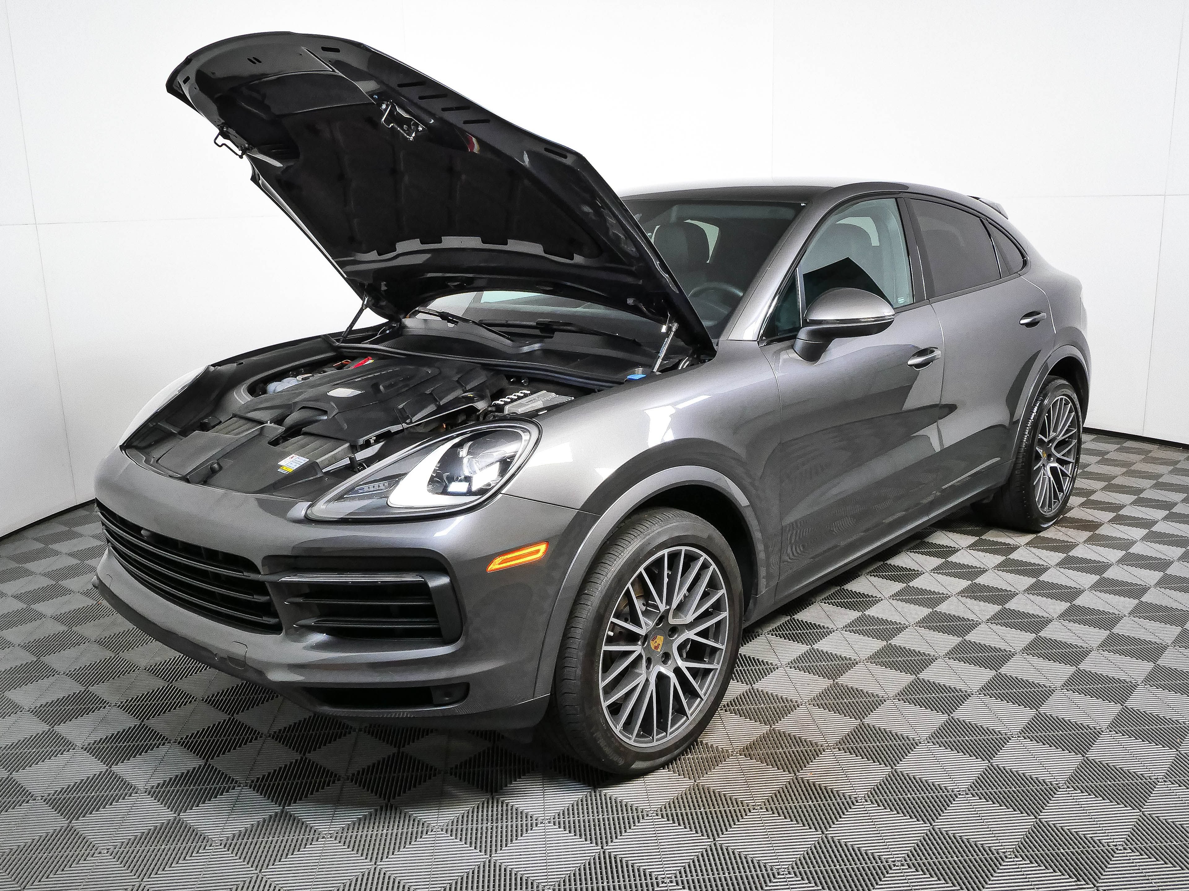 Certified 2022 Porsche Cayenne Coupe AWD/4WD image 35