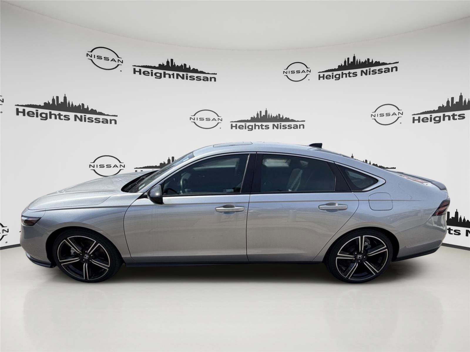 Used 2024 Honda Accord Sport image 2