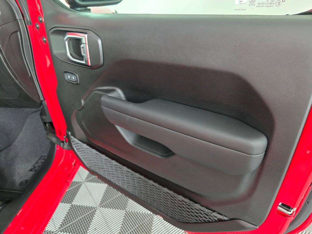 Used 2025 Jeep Wrangler Sport S image 42