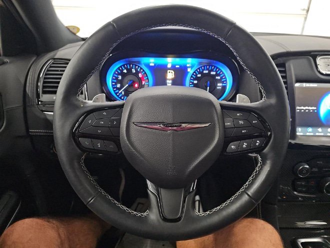 Used 2023 Chrysler 300 C RWD image 10