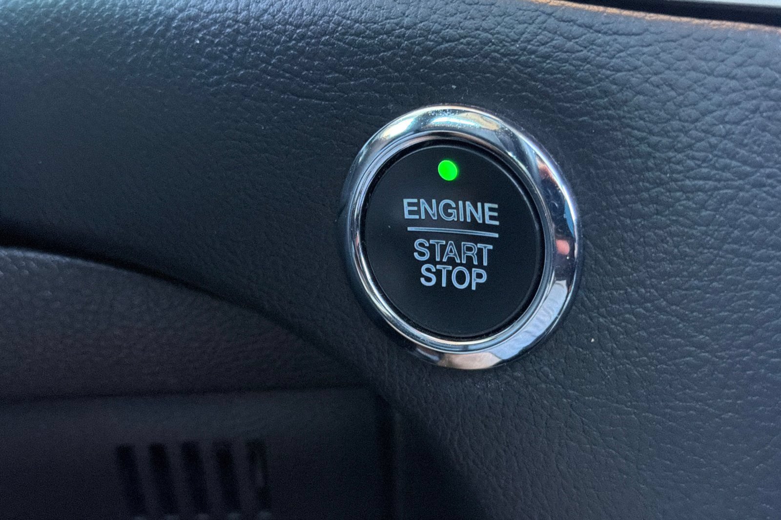 Used 2019 Ford Edge SEL w/ Equipment Group 201A FWD image 24