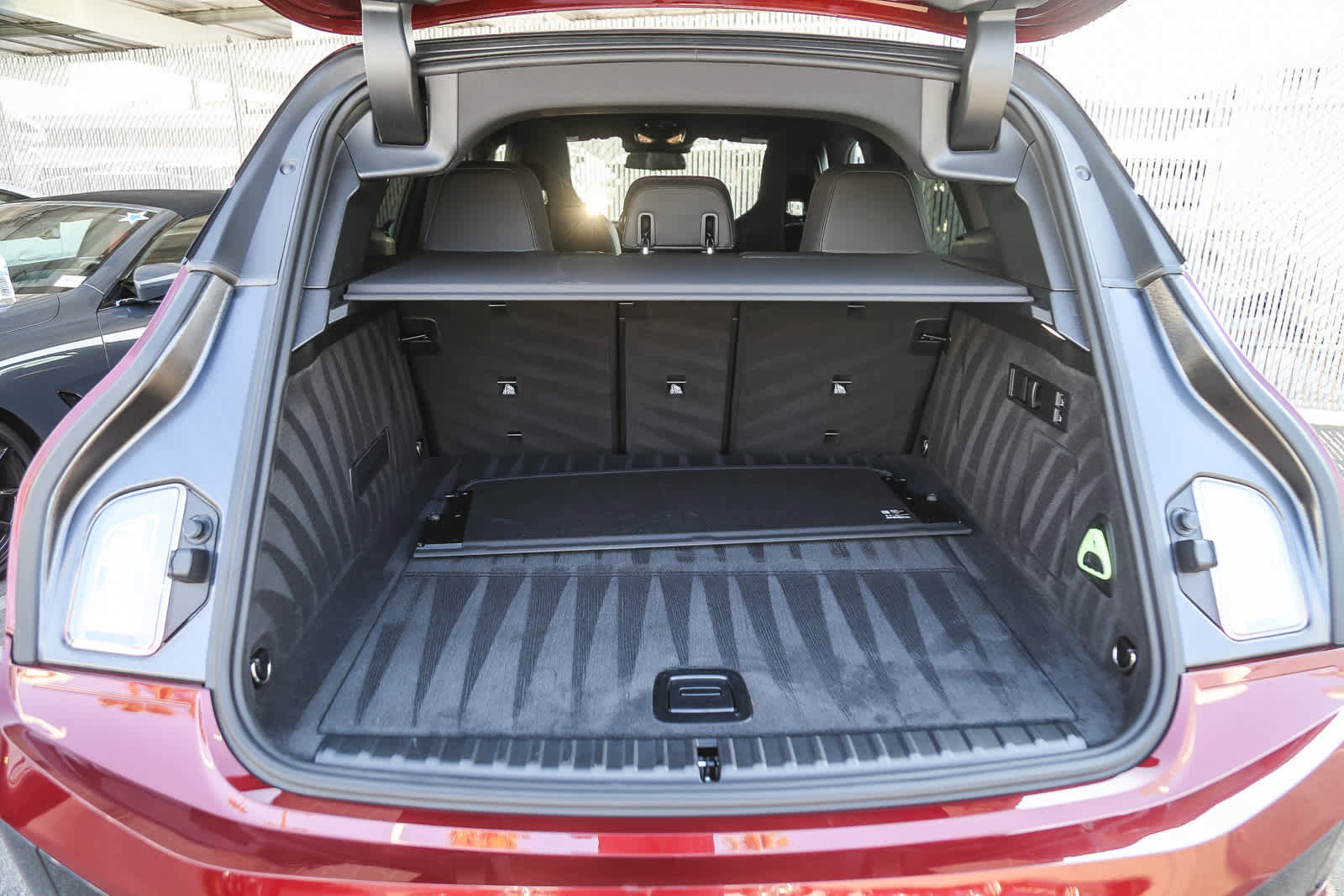 Used 2025 BMW iX xDrive50 w/ Sport Package image 22