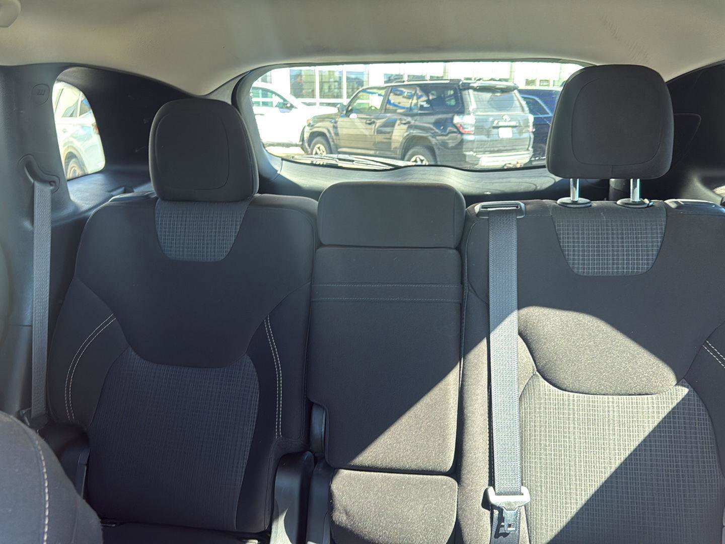 Used 2016 Jeep Cherokee Latitude w/ Cold Weather Group image 16