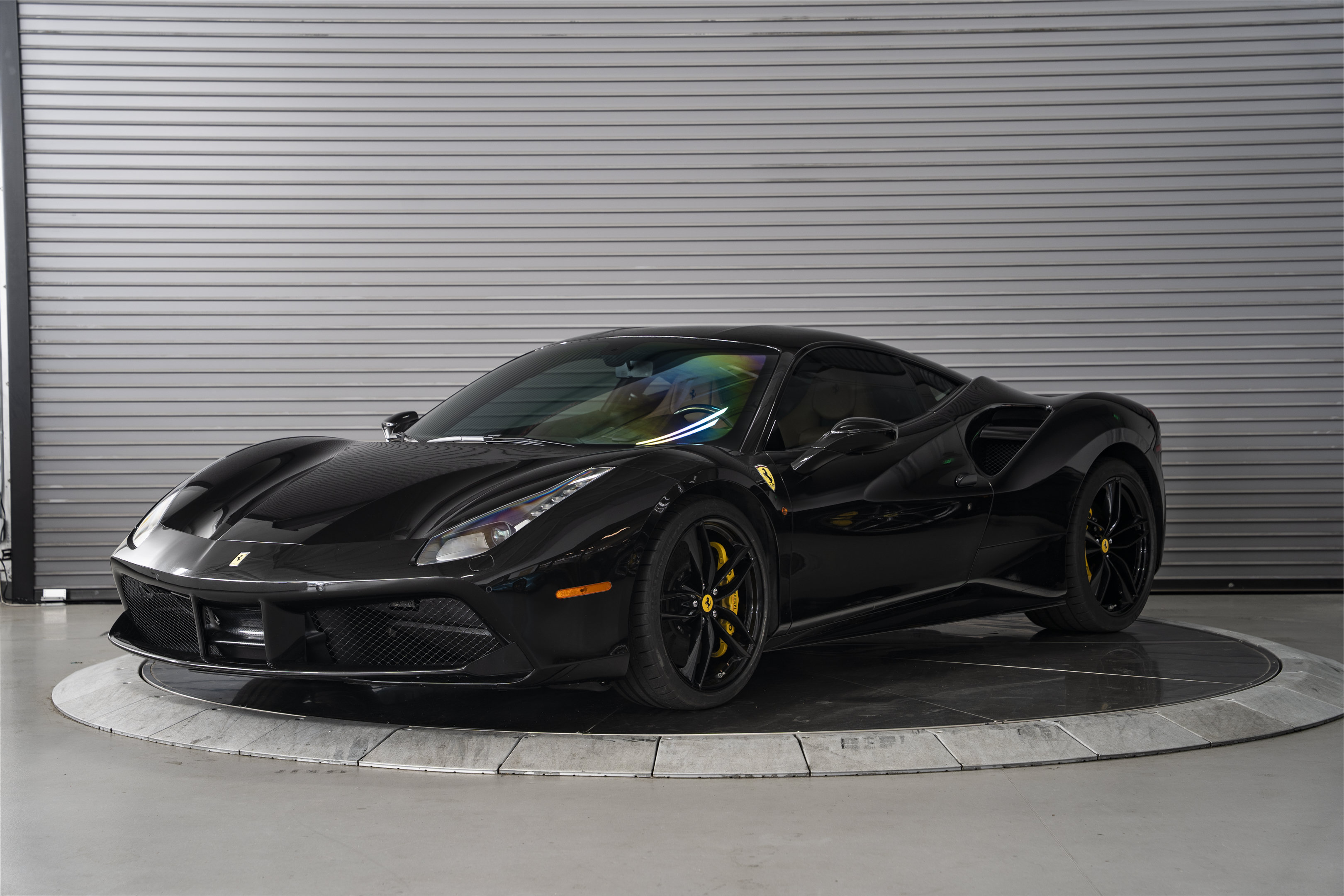 Used 2016 Ferrari 488 GTB RWD image 1