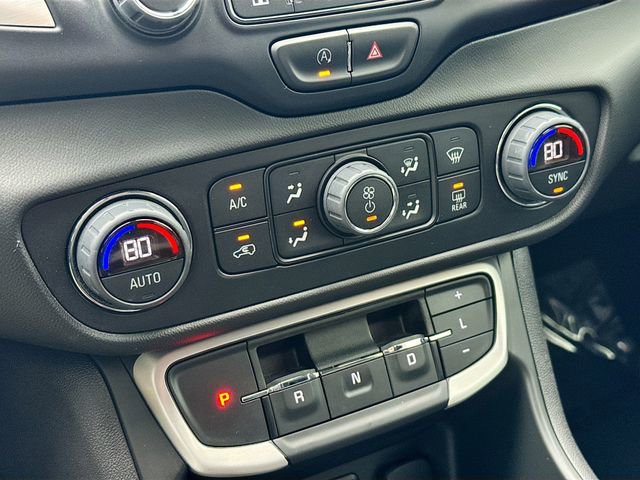 Used 2023 GMC Terrain SLT w/ Elevation Edition image 15