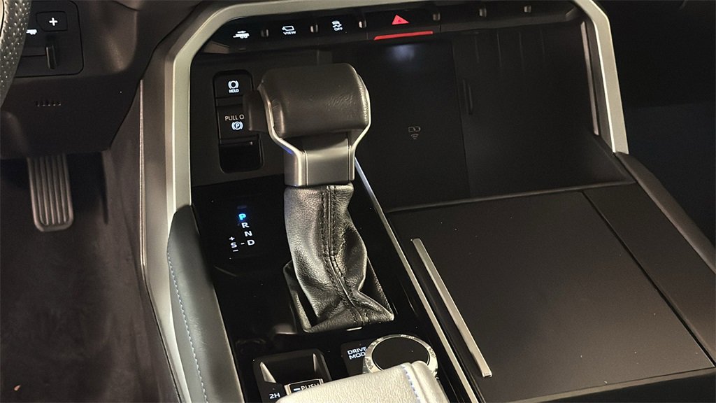 Used 2025 Toyota Sequoia Platinum image 25