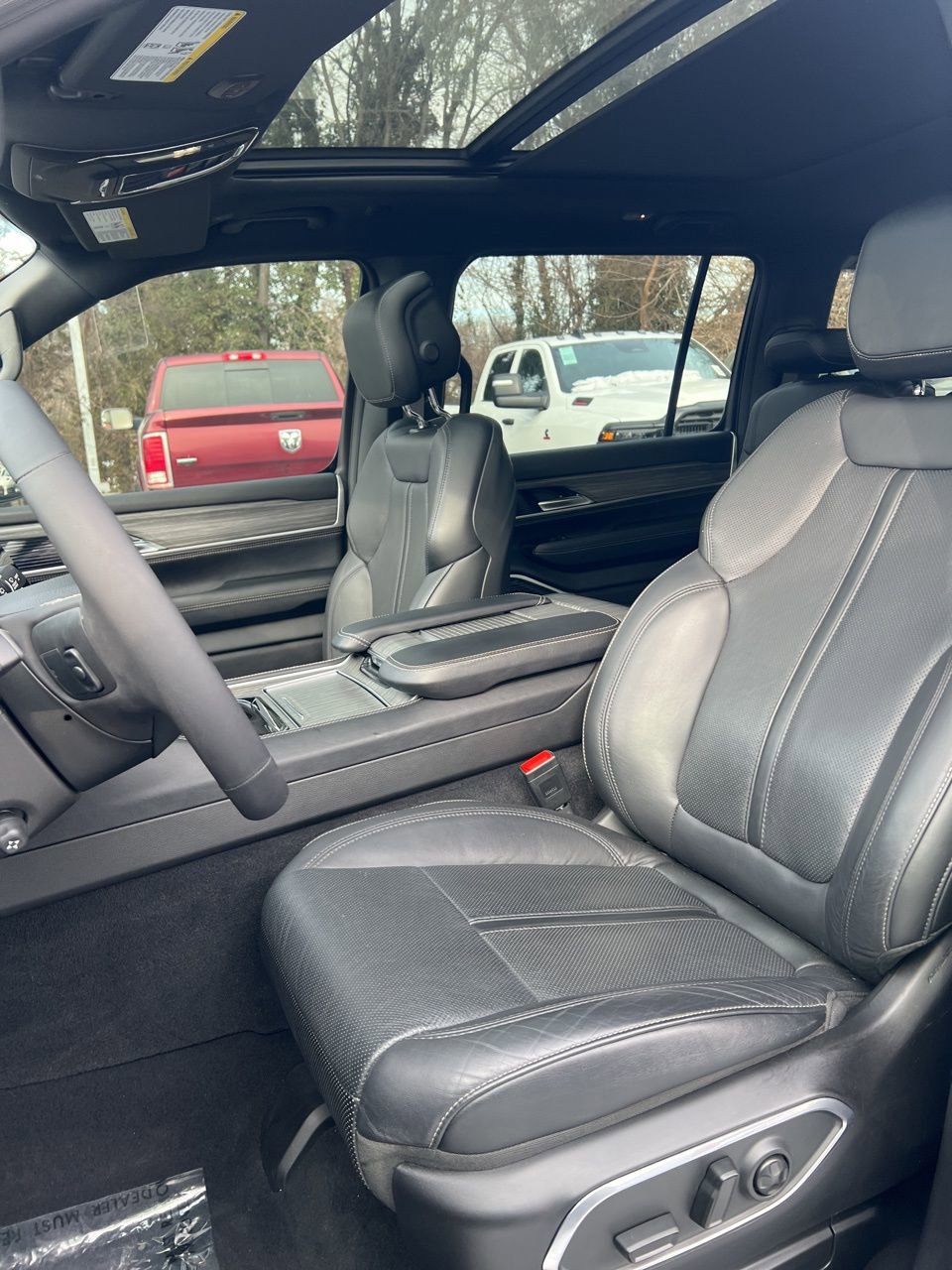 Used 2023 Jeep Wagoneer Series II w/ Premium Group I image 30