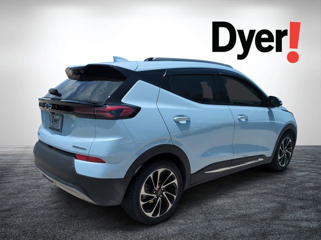Used 2022 Chevrolet Bolt EUV Premier w/ Sun & Sound Package FWD image 3