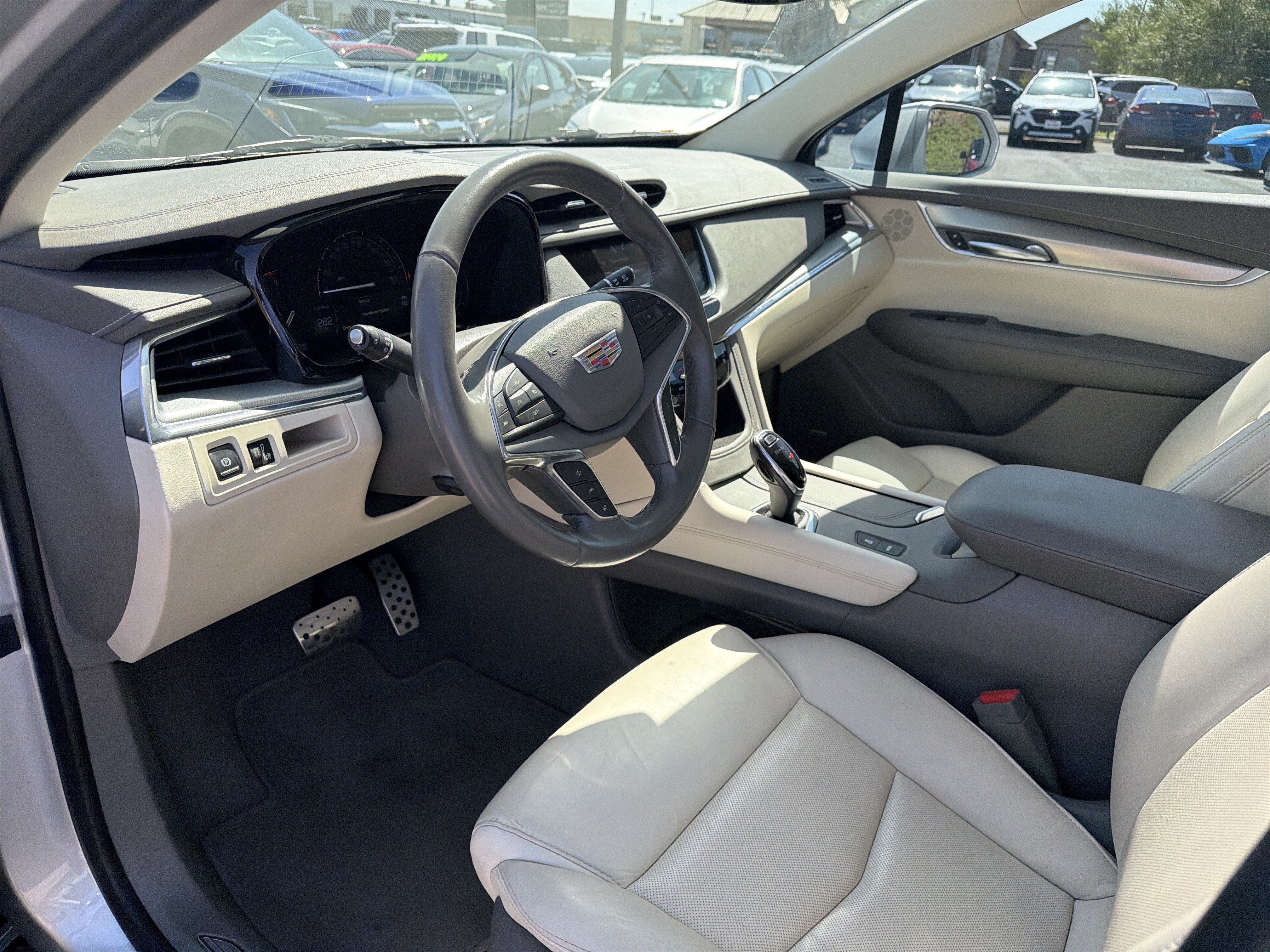 Used 2019 Cadillac XT5 Premium Luxury w/ Driver Assist Package FWD image 24