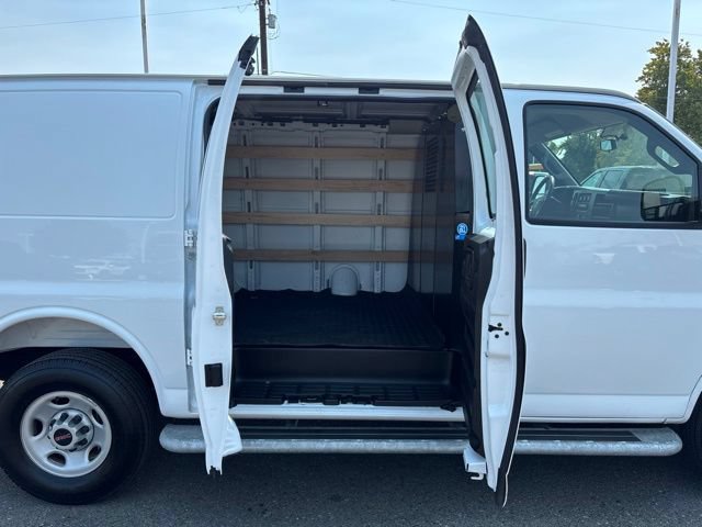 Used 2025 GMC Savana 2500 w/ Driver Convenience Package RWD image 20