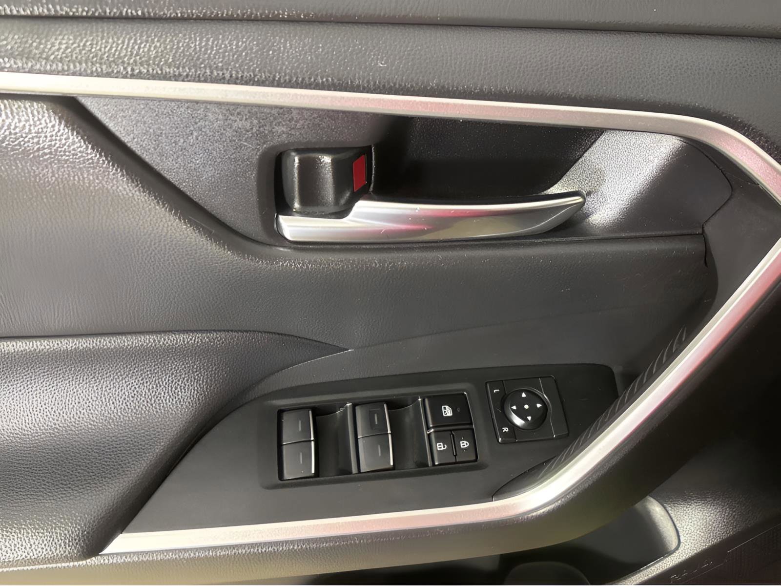 Used 2024 Toyota RAV4 XLE image 25