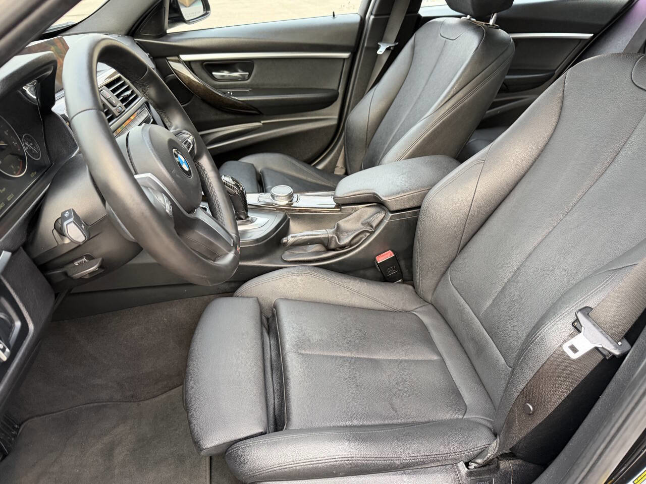 Used 2018 BMW 330i xDrive Sedan AWD/4WD image 13