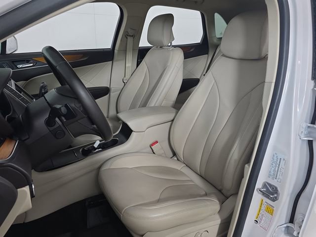 Used 2018 Lincoln MKC Select w/ Select Plus Package AWD/4WD image 16