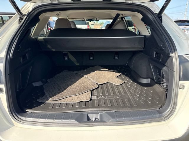 Used 2023 Subaru Outback Premium AWD/4WD image 11