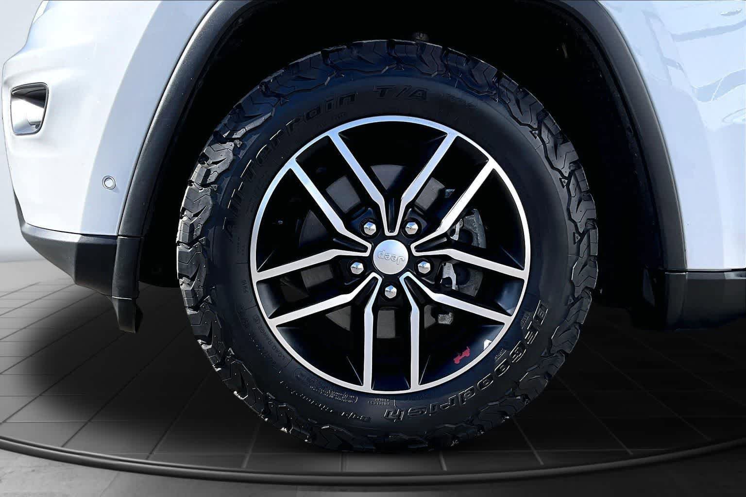 Used 2020 Jeep Grand Cherokee Trailhawk w/ Trailhawk Luxury Group AWD/4WD image 8