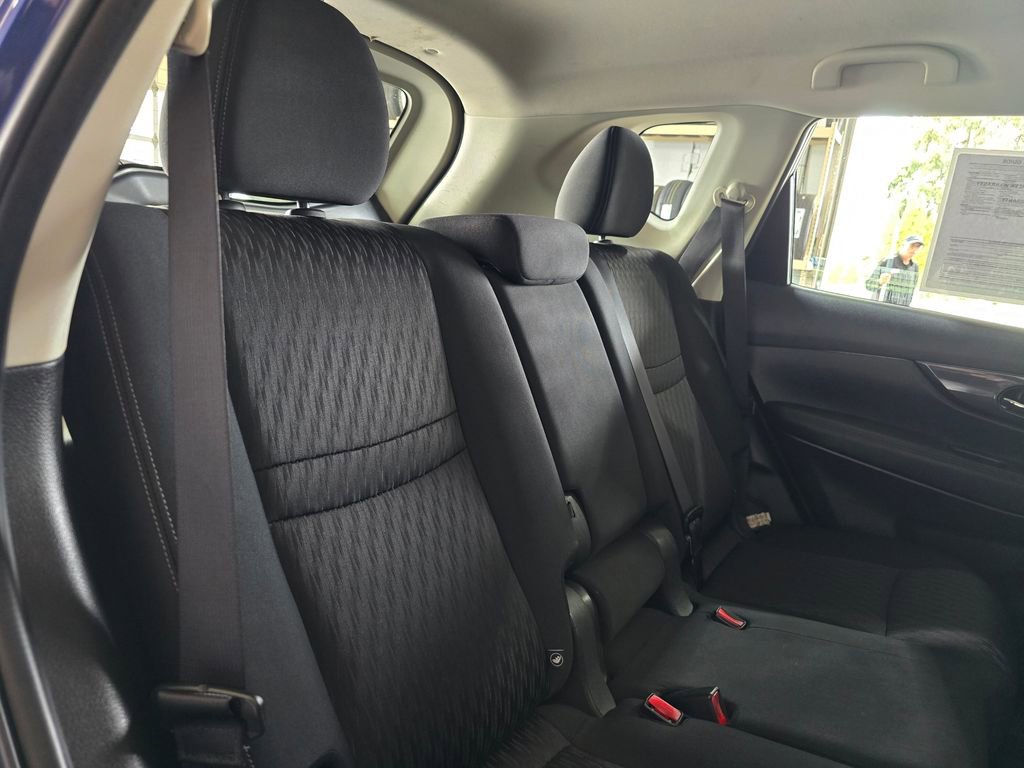 Used 2018 Nissan Rogue S AWD/4WD image 28