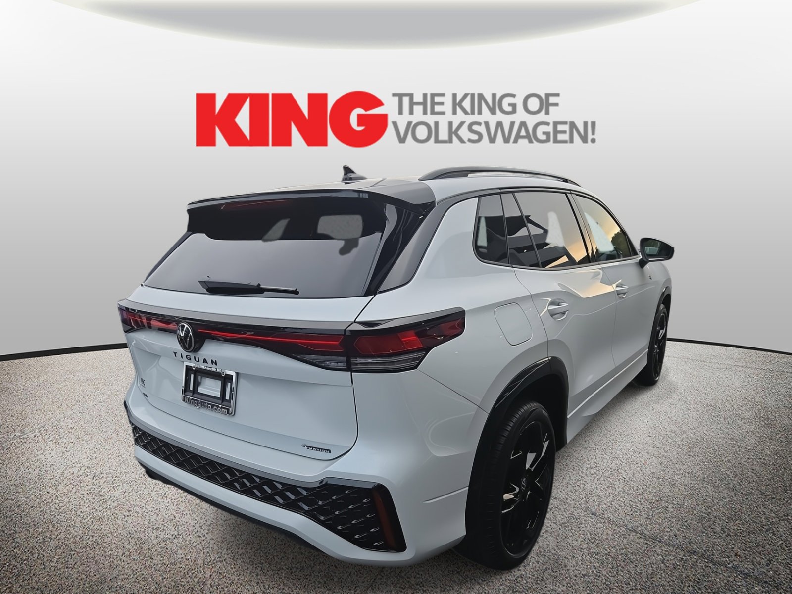 New 2025 Volkswagen Tiguan SE R-Line image 7