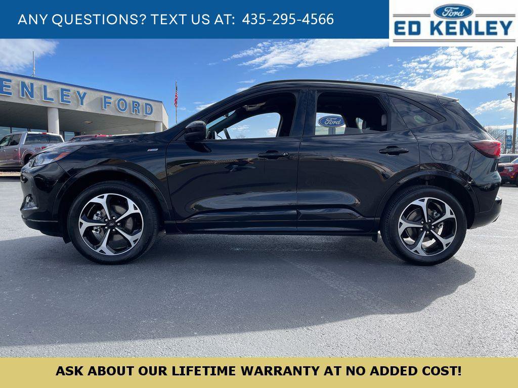 Used 2024 Ford Escape ST-Line Select w/ Tech Pack #2 image 2