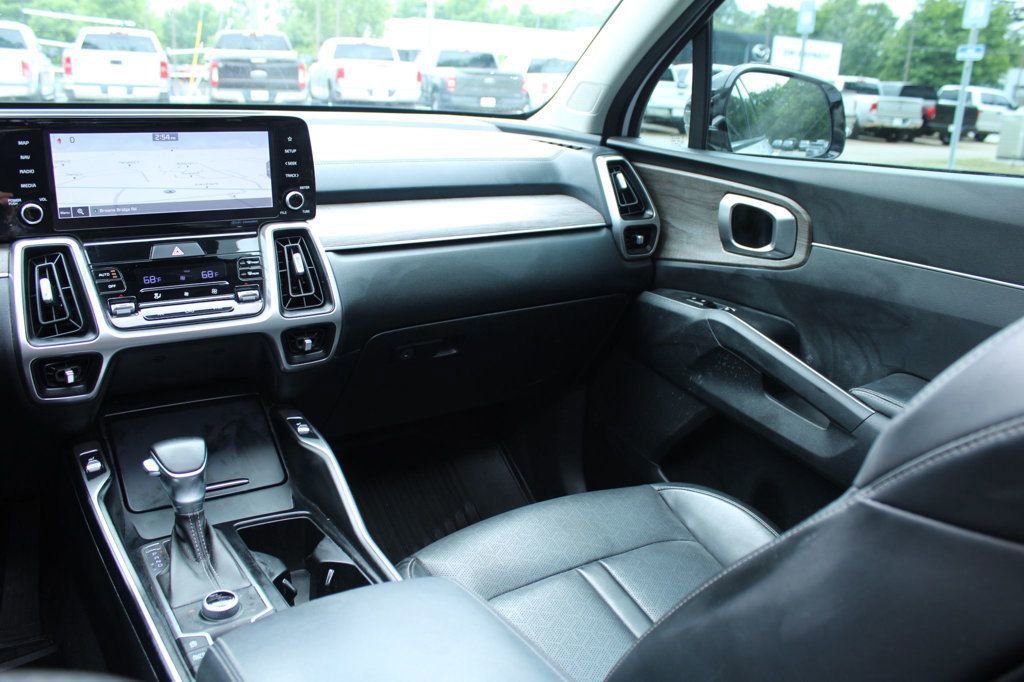 Used 2021 Kia Sorento EX w/ EX AWD X-Line Package image 16