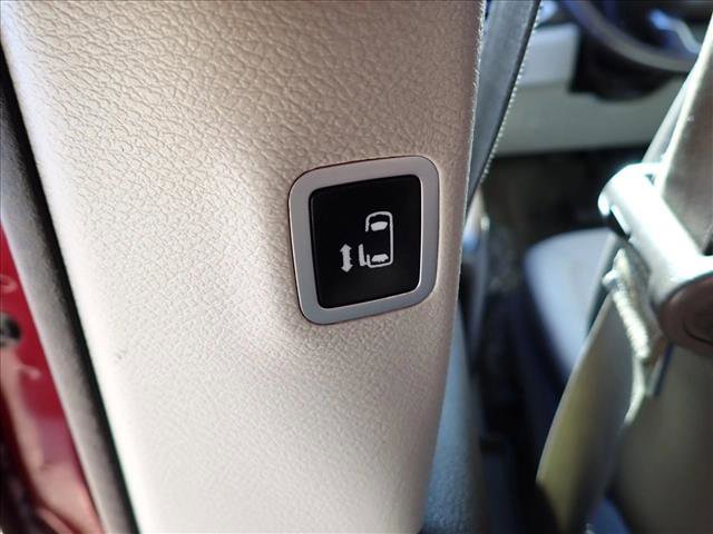Used 2018 Chrysler Pacifica Touring-L FWD image 8