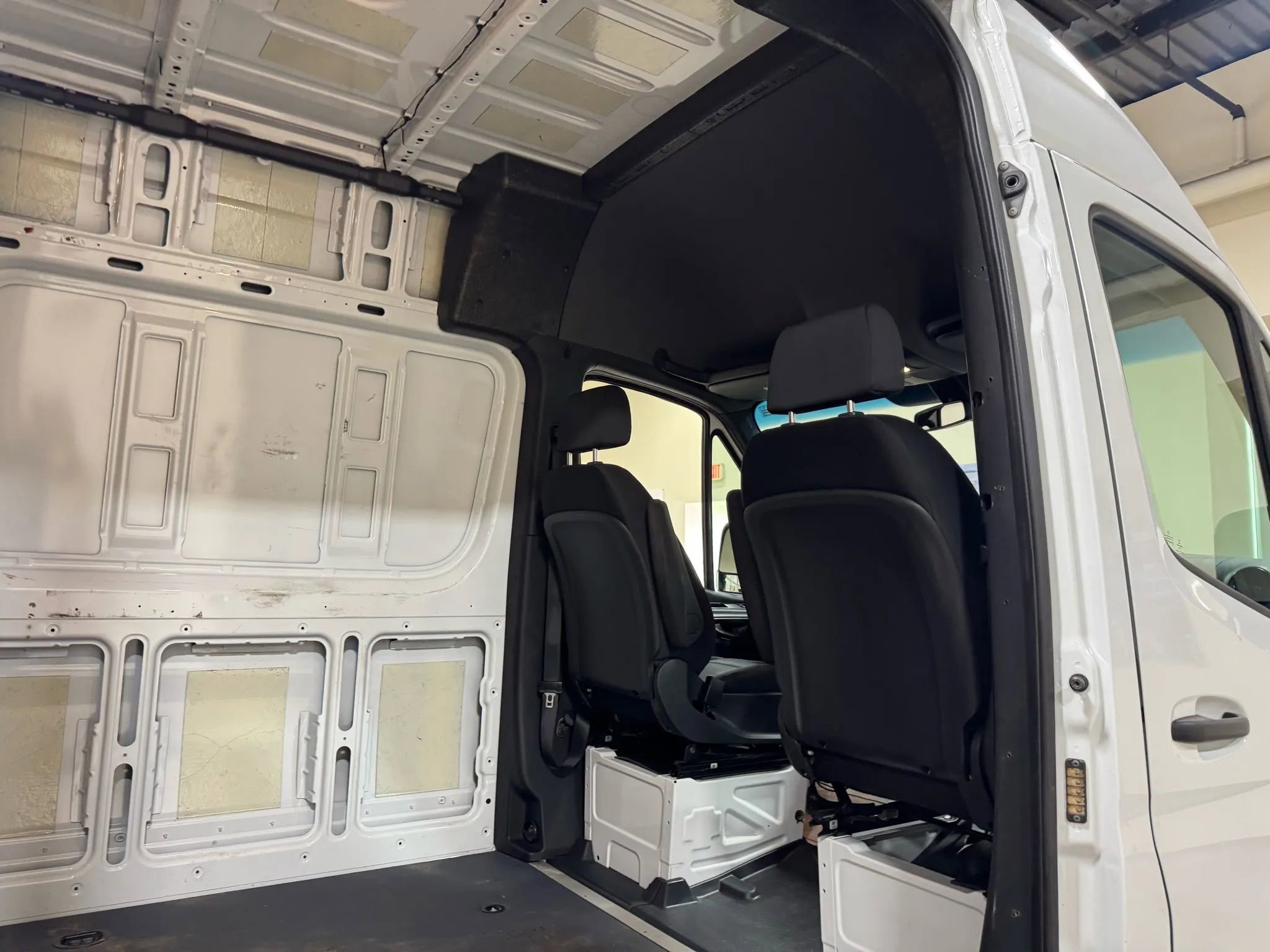 Used 2020 Mercedes-Benz Sprinter 2500 image 18