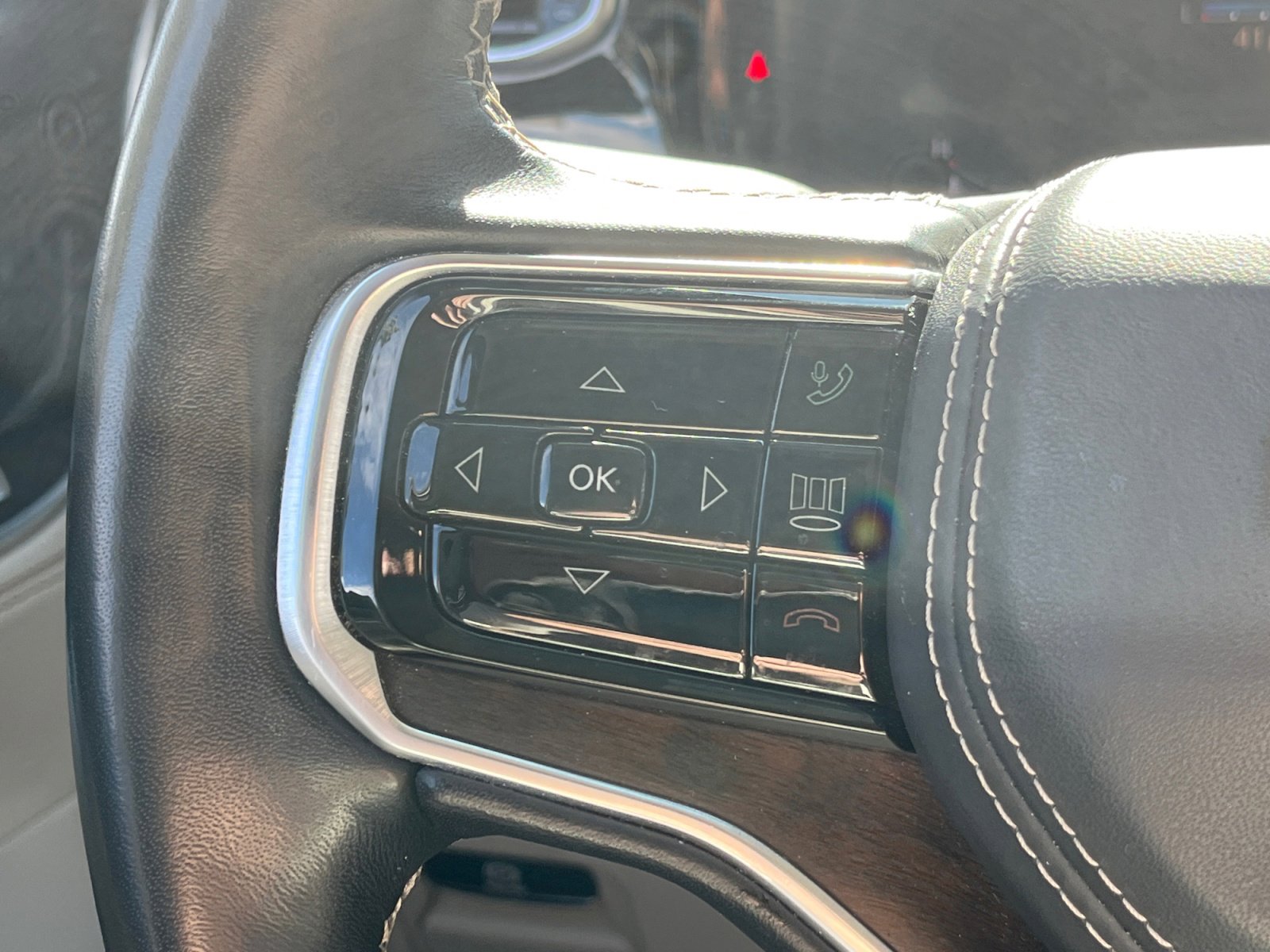 Used 2022 Jeep Grand Wagoneer Series II w/ Premium Group II image 17