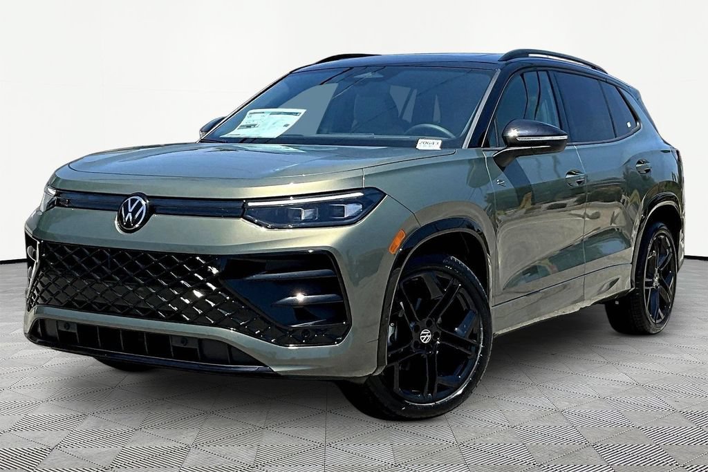 New 2026 Volkswagen Tiguan SE R-Line FWD image 3