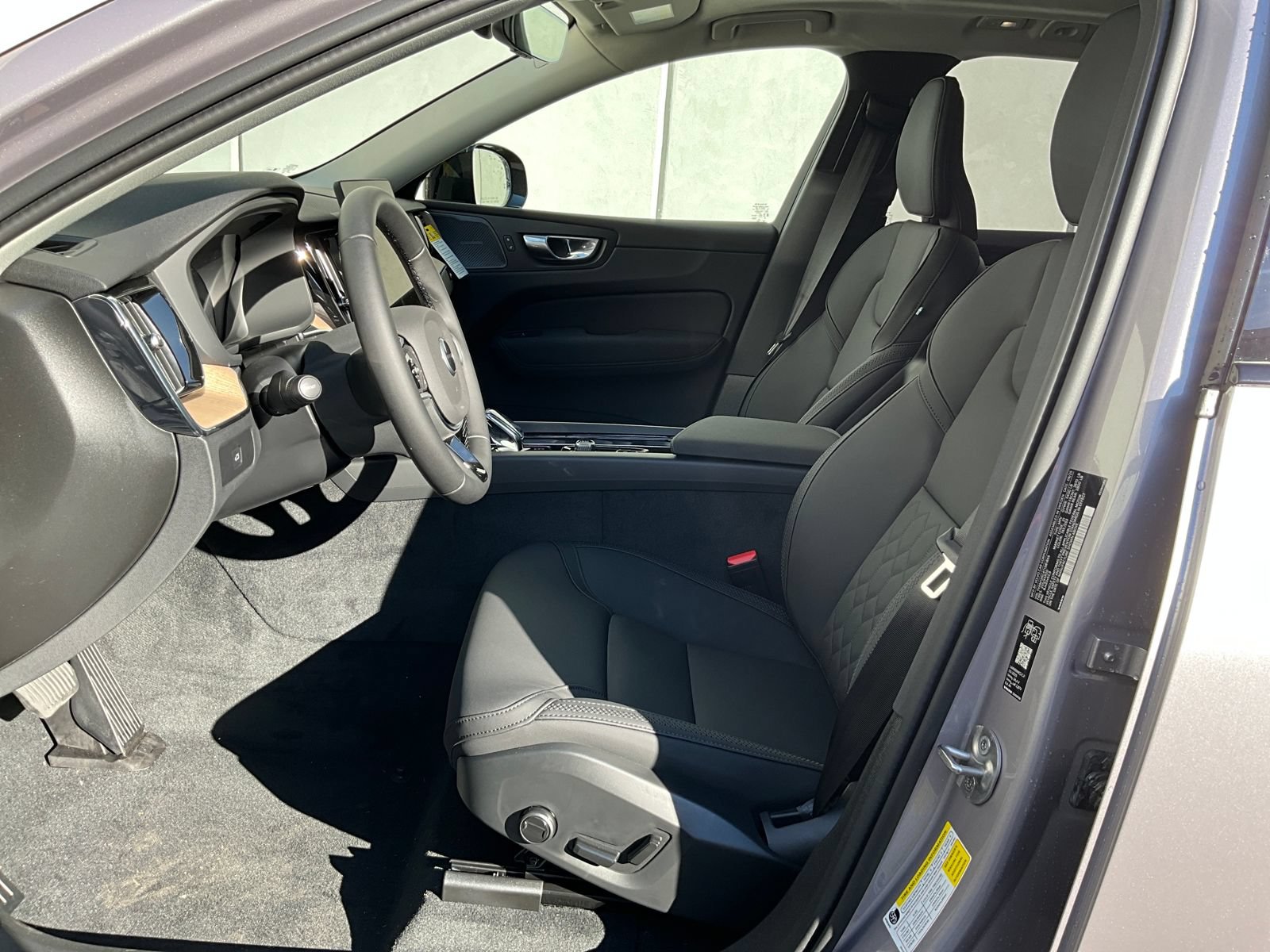 New 2026 Volvo XC60 B5 Plus w/ Climate Package AWD/4WD image 9