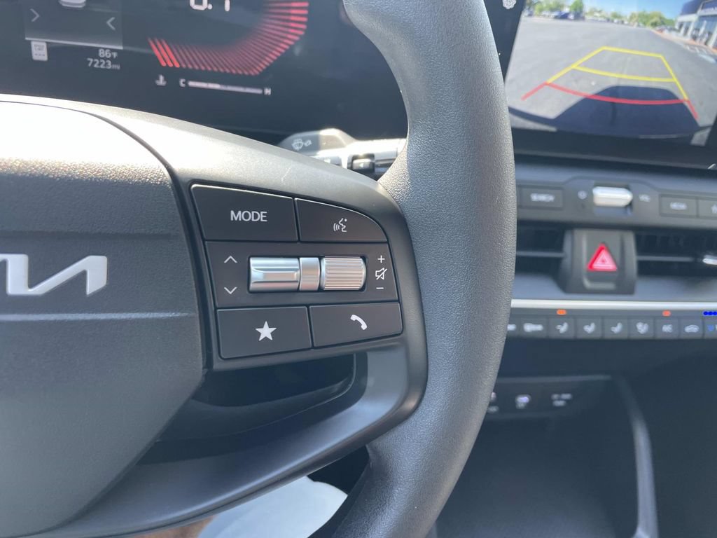 Used 2025 Kia K4 FWD image 26