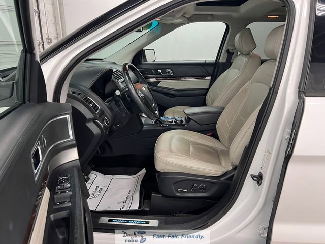 Used 2016 Ford Explorer Platinum image 28