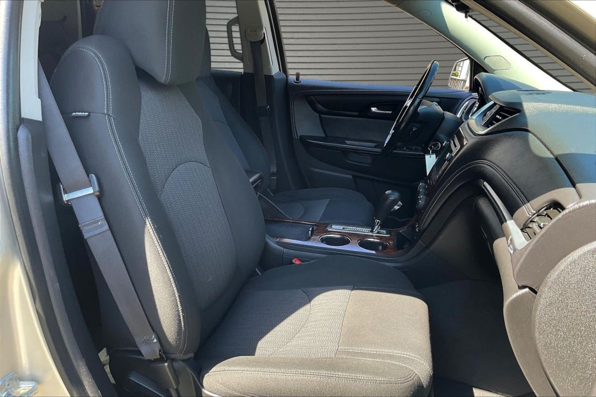 Used 2013 Chevrolet Traverse LT w/ All-Star Edition AWD/4WD image 28
