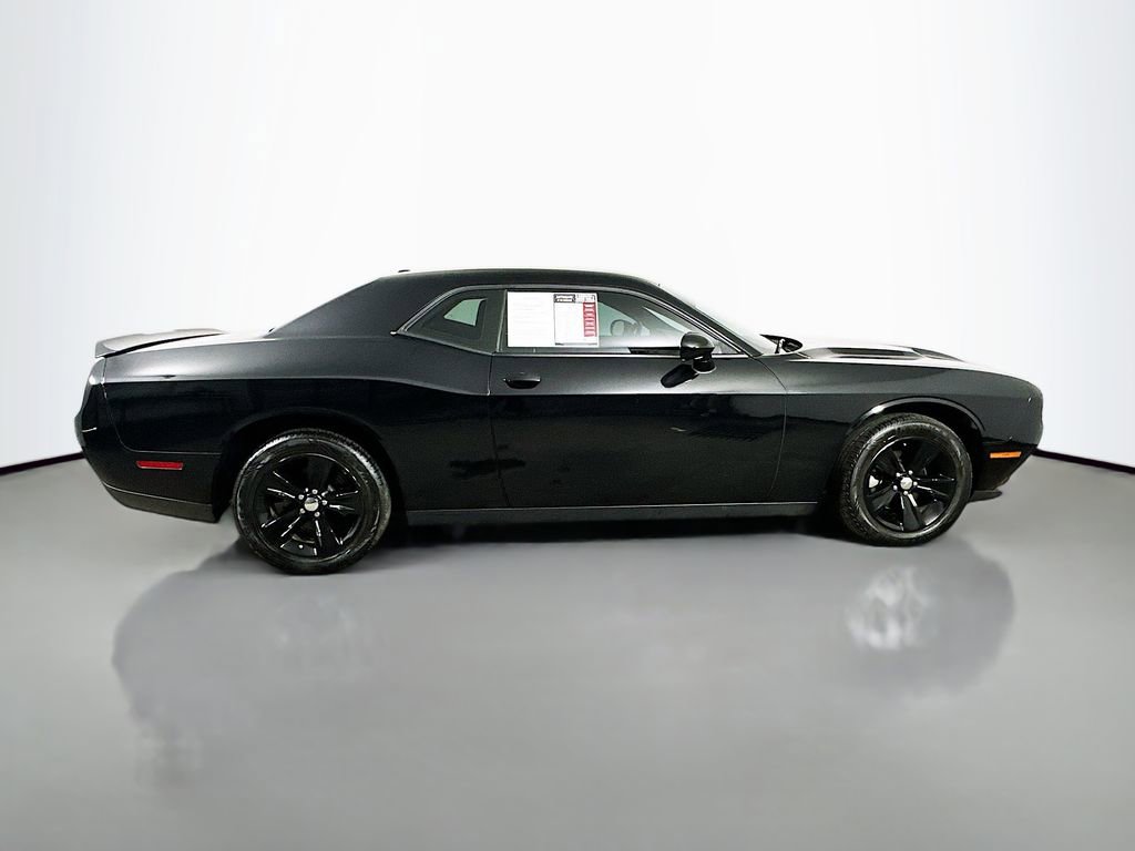 Used 2023 Dodge Challenger SXT image 7