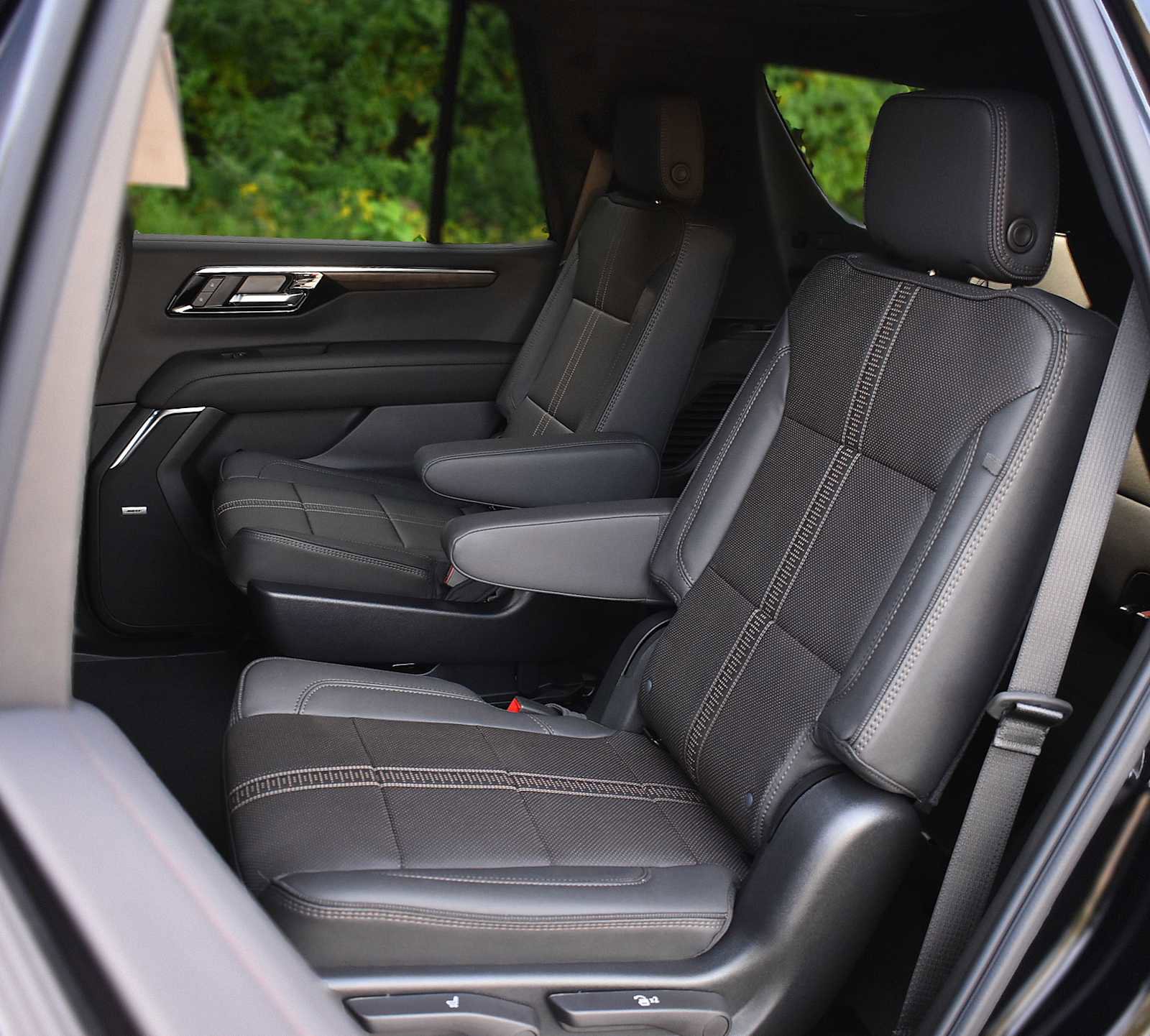 New 2025 Chevrolet Tahoe High Country w/ Sun And Tow Package image 13