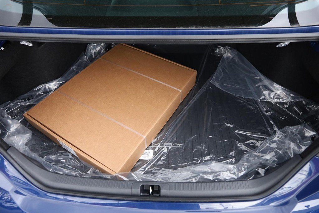 Used 2026 Toyota Camry XLE w/ Premium Plus Package image 7