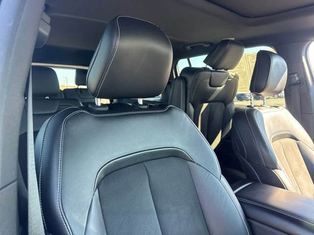 Used 2023 Jeep Grand Cherokee L Laredo AWD/4WD image 28