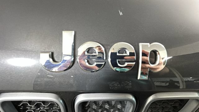 Used 2023 Jeep Renegade Latitude AWD/4WD image 8