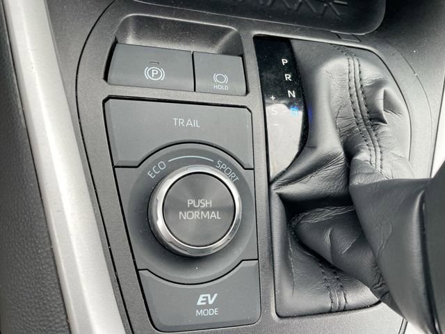 Used 2025 Toyota RAV4 XLE image 23